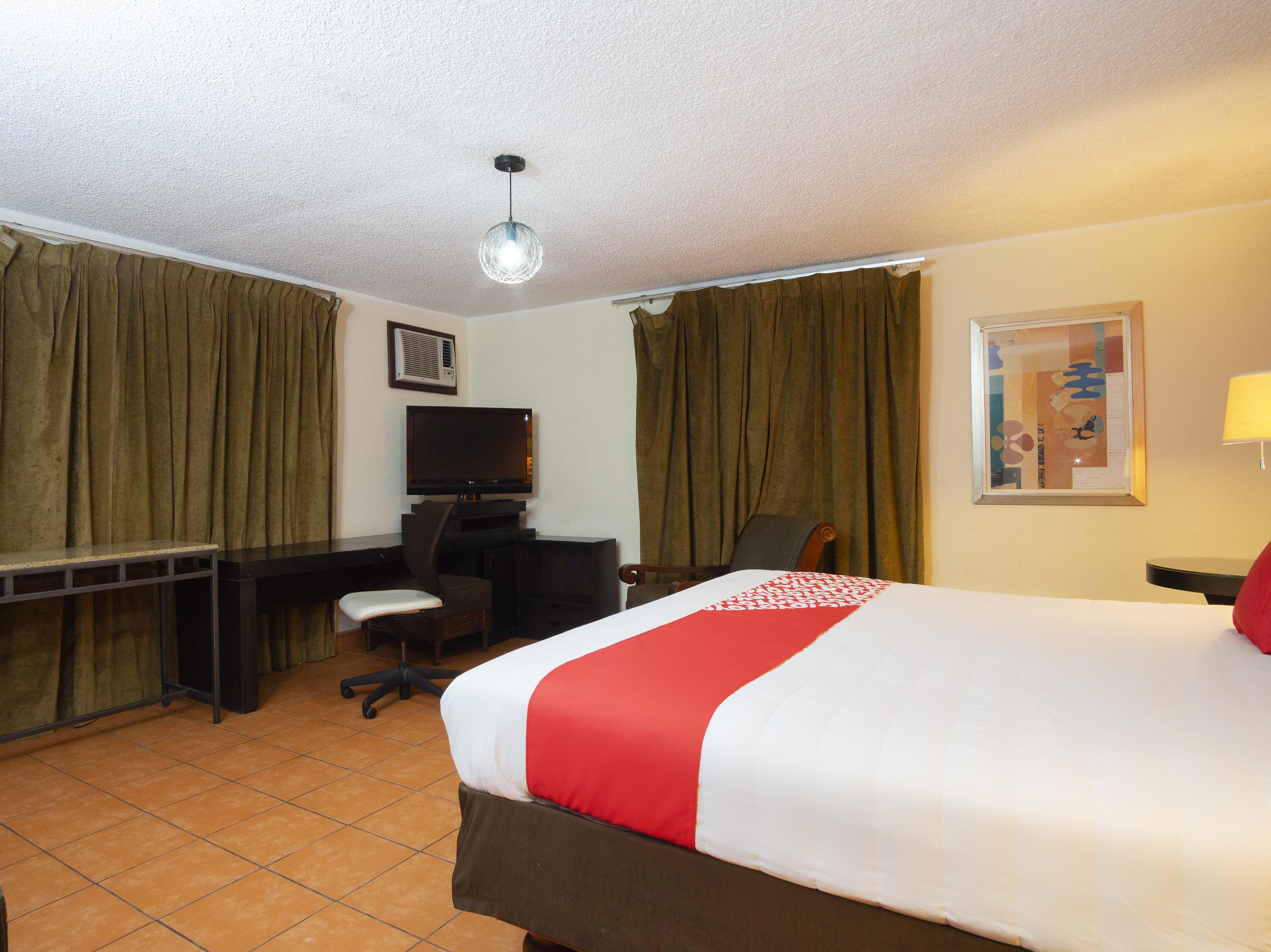 Oyo Hotel Hacienda Don Luis, 로사리토 외부 사진 A typical OYO hotel room in San Francisco, California