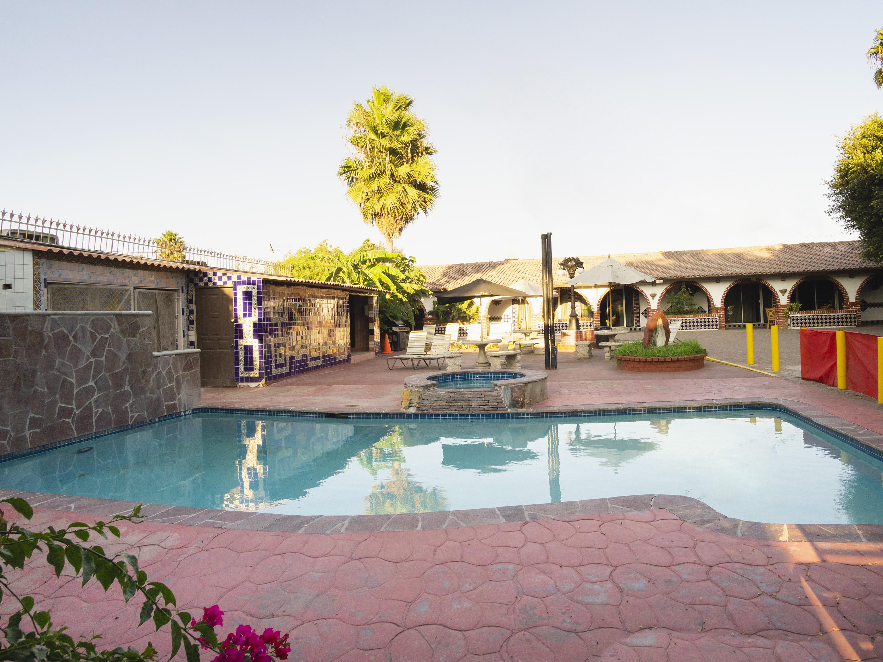 Oyo Hotel Hacienda Don Luis, 로사리토 외부 사진 The pool at the Oasis of Minium